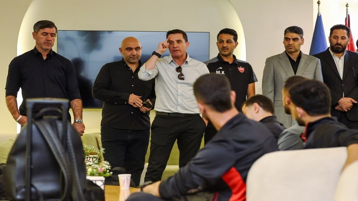 اوسمار با پرسپولیس به تبریز رفت؛ معارفه سرمربی جدید در جمع بازیکنان