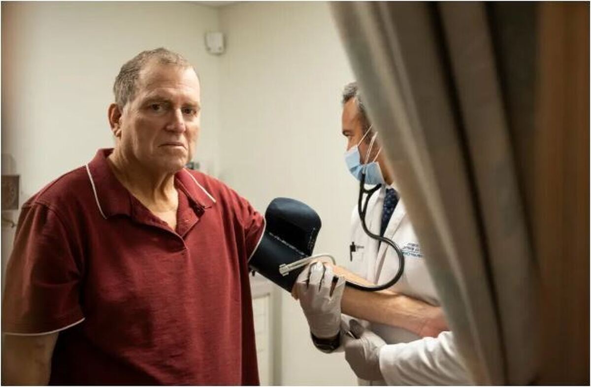 رکورد ۲۷۱ روز زندگی با کلیه خوک توسط این مرد شکسته شد