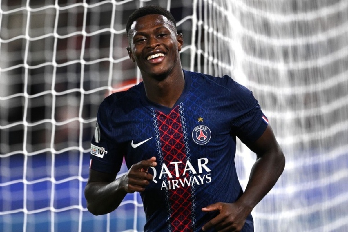 نونو مندس: من از نظر دفاعی خیلی قوی نبودم، اما انریکه خیلی به من کمک کرد