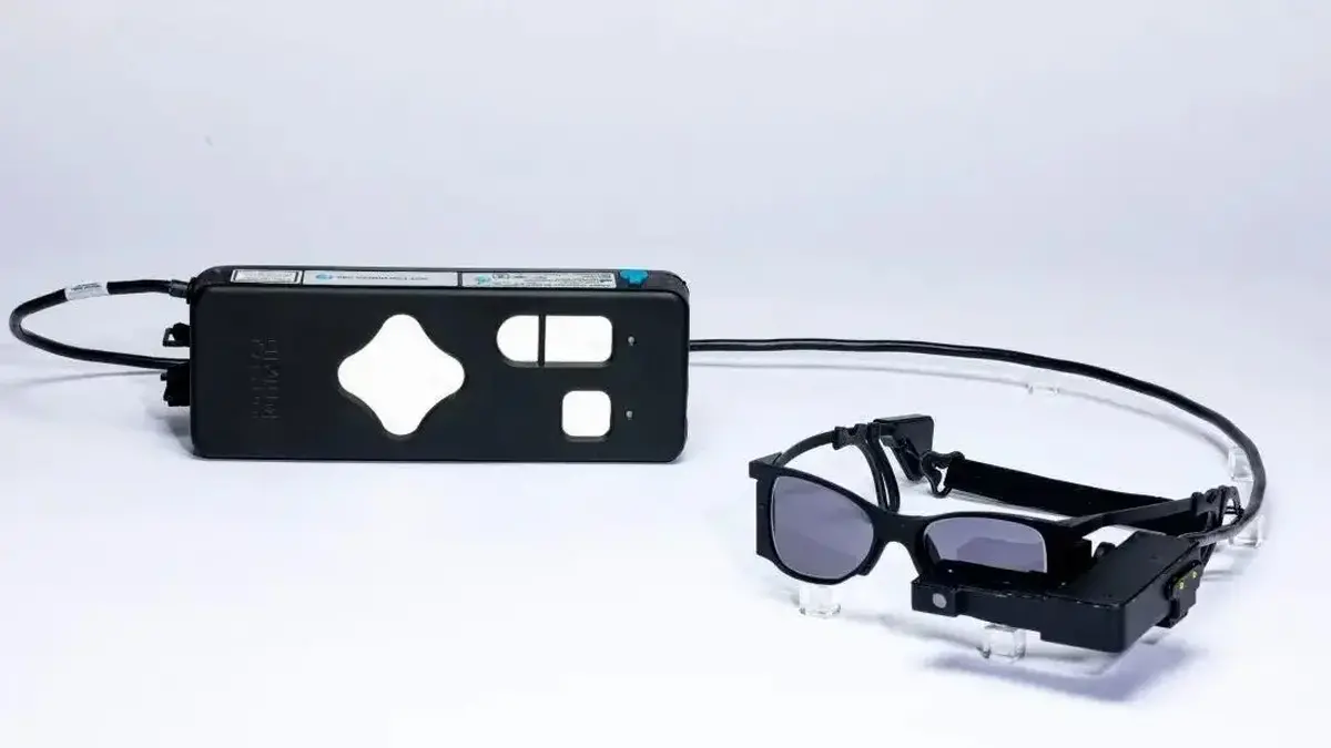 عینک هوشمندی که بینایی نابینایان را بازمیگرداند!