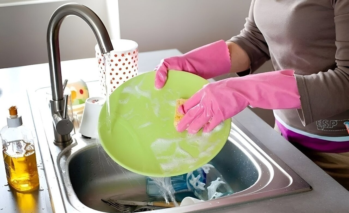 چطور میتوان ظرفها را تمیز شست؟