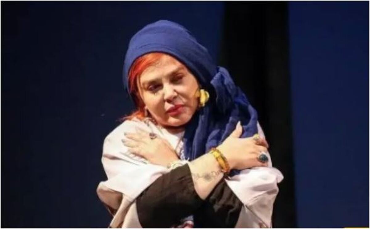 تصویر شکار شده از بهاره رهنما درحال اجام یک کار غیرقانونی و نامتعارف!