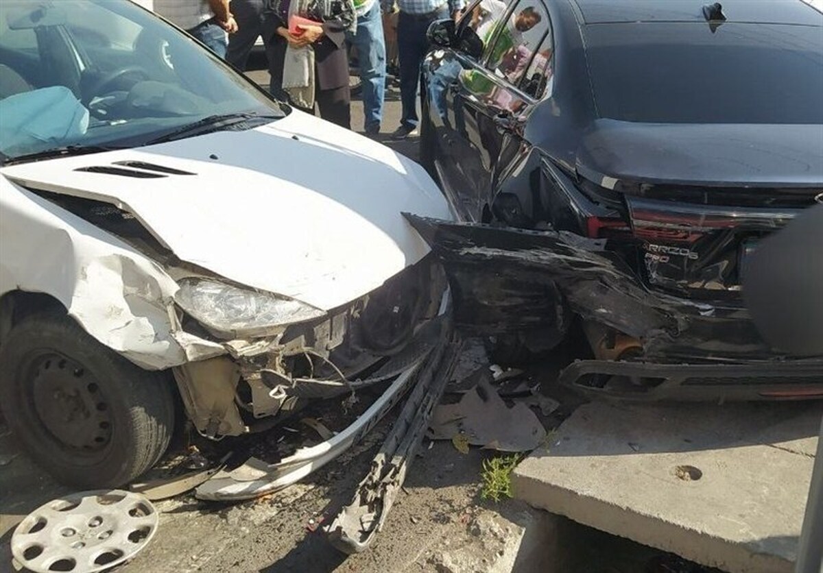 ۵ مصدوم در پی برخورد خودروی پراید و وانت آریسان در شهرستان بابل