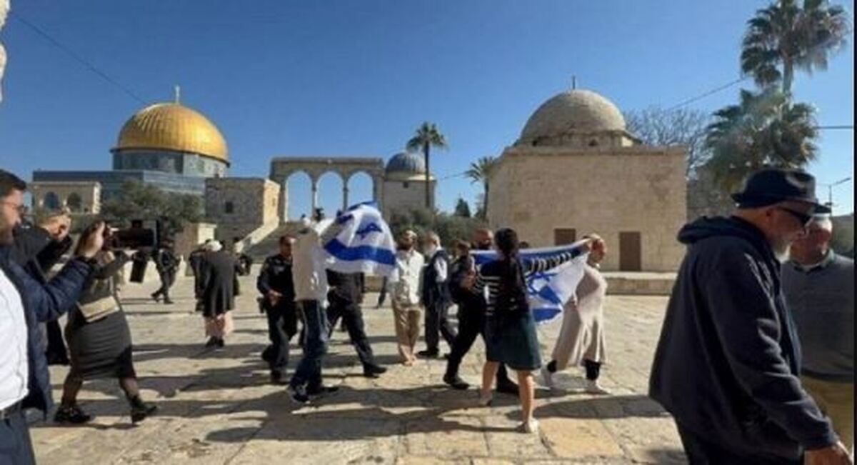 یورش شهرکنشینان صهیونیست به مسجدالاقصی تحت حمایت پلیس