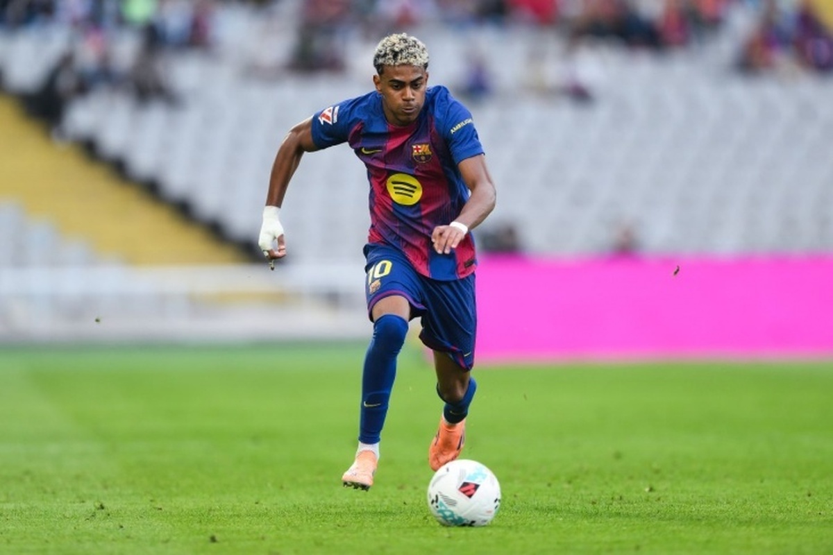 پنیا، دروازهبان الچه، در مورد پستهای یامال در شبکههای اجتماعی گفت: «بگذارید خوش بگذراند.»