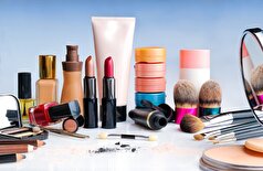 مواد شیمیایی موجود در لوازم آرایشی سیستم ایمنی بدن را تضعیف کرده و تعادل هورمونی را به هم می‌ریزند!