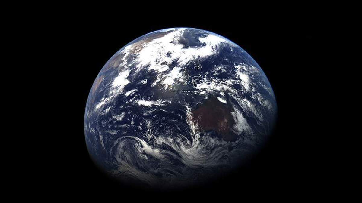 زبالههای فضایی میتوانند در هر زمانی در هر نقطهای از زمین سقوط کنند.