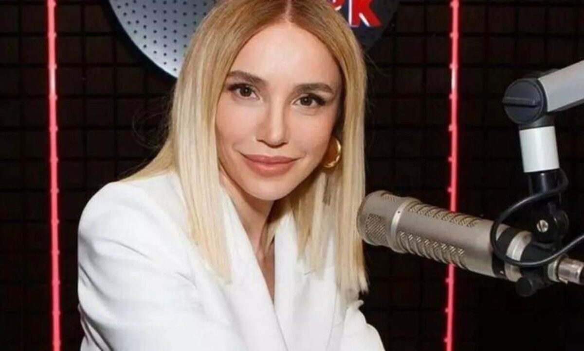 ناراحتی گولشن از مخاطبان بخاطر پرت کردن اسکناسی که عکس آتاتورک داشت