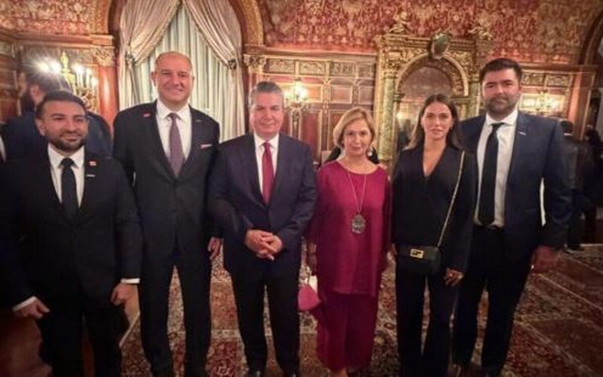 استتیل شیک و رسمی جیدا آتش و همسرش در مراسم جشن روز جمهوری ترکیه