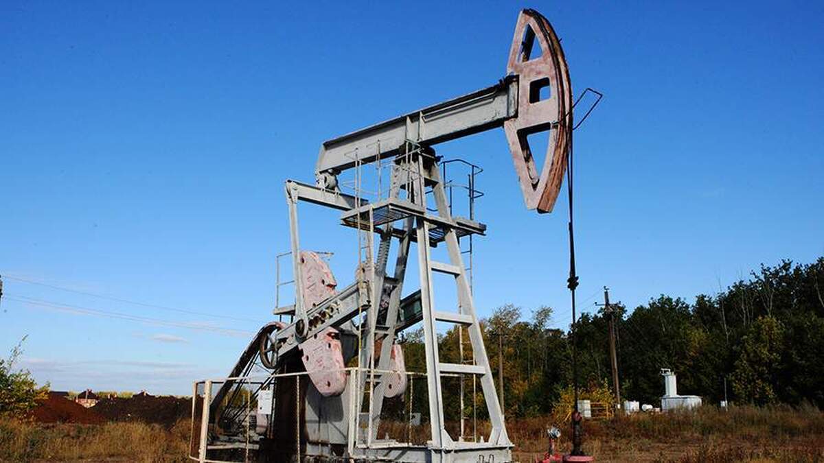 بلومبرگ گزارش داد که هند به دنبال راههای جدیدی برای واردات نفت روسیه است.