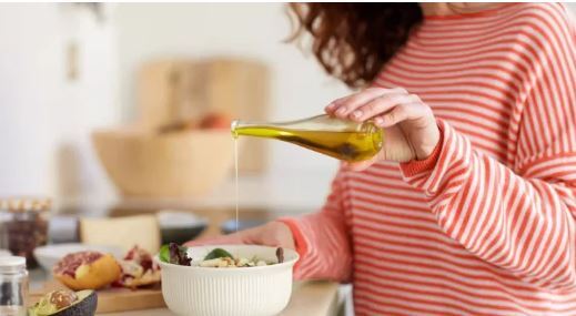 بررسی انواع روغنها برای پخت و پز در آشپزخانه/کدام بهتر است؟ بررسی انواع روغنها برای پخت و پز در آشپزخانه/کدام بهتر است؟