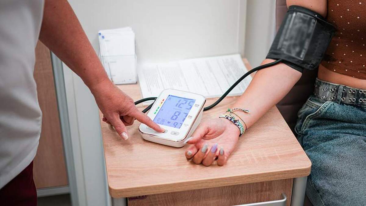 یک متخصص قلب و عروق، قوانین زندگی با فشار خون بالا را توضیح داد.