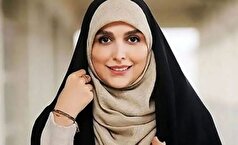 سلفی خندان سحر دولتشاهی و مژده لواسانی در پشت صحنه یک نمایش