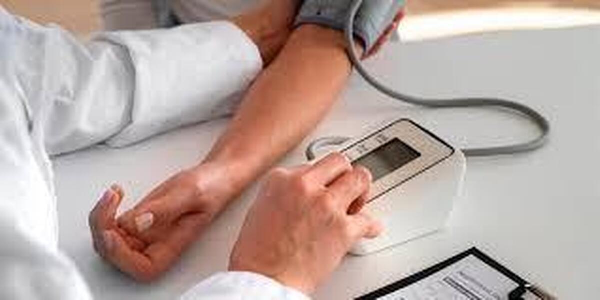 با نشانههای رایج بالا رفتن فشارخون در فصلهای سرد آشنا شوید