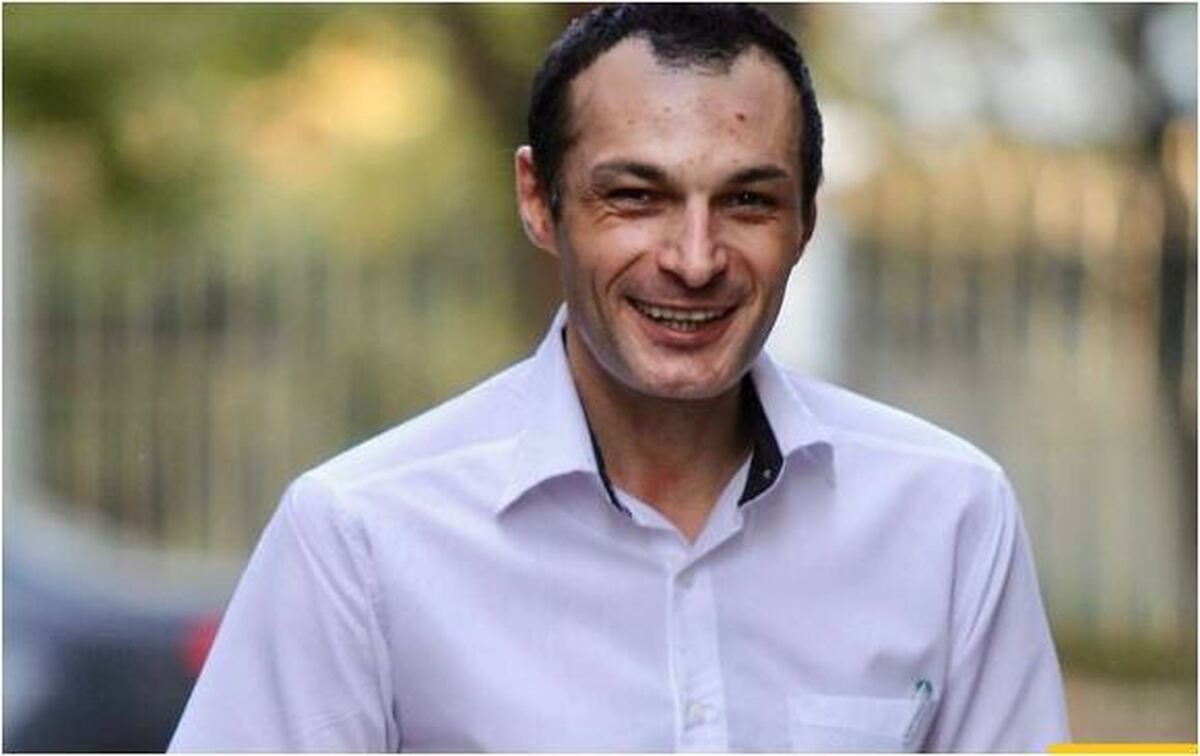 شباهت رامین پرچمی به مادرش، ابرو، لب، بینی ظریف مادرش رو به ارث برده+عکس