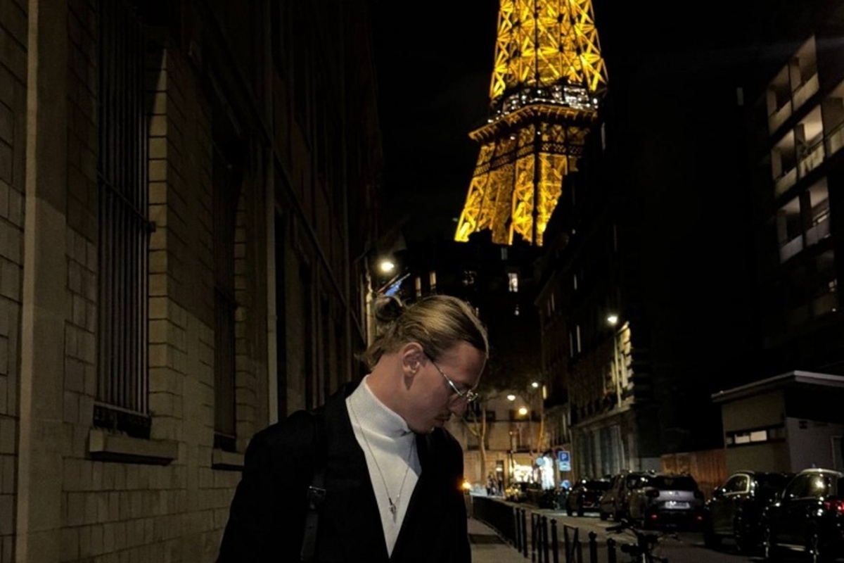 ماتوی سافونوف در کنسرت کمدین ایوان اوسوویچ در پاریس شرکت کرد