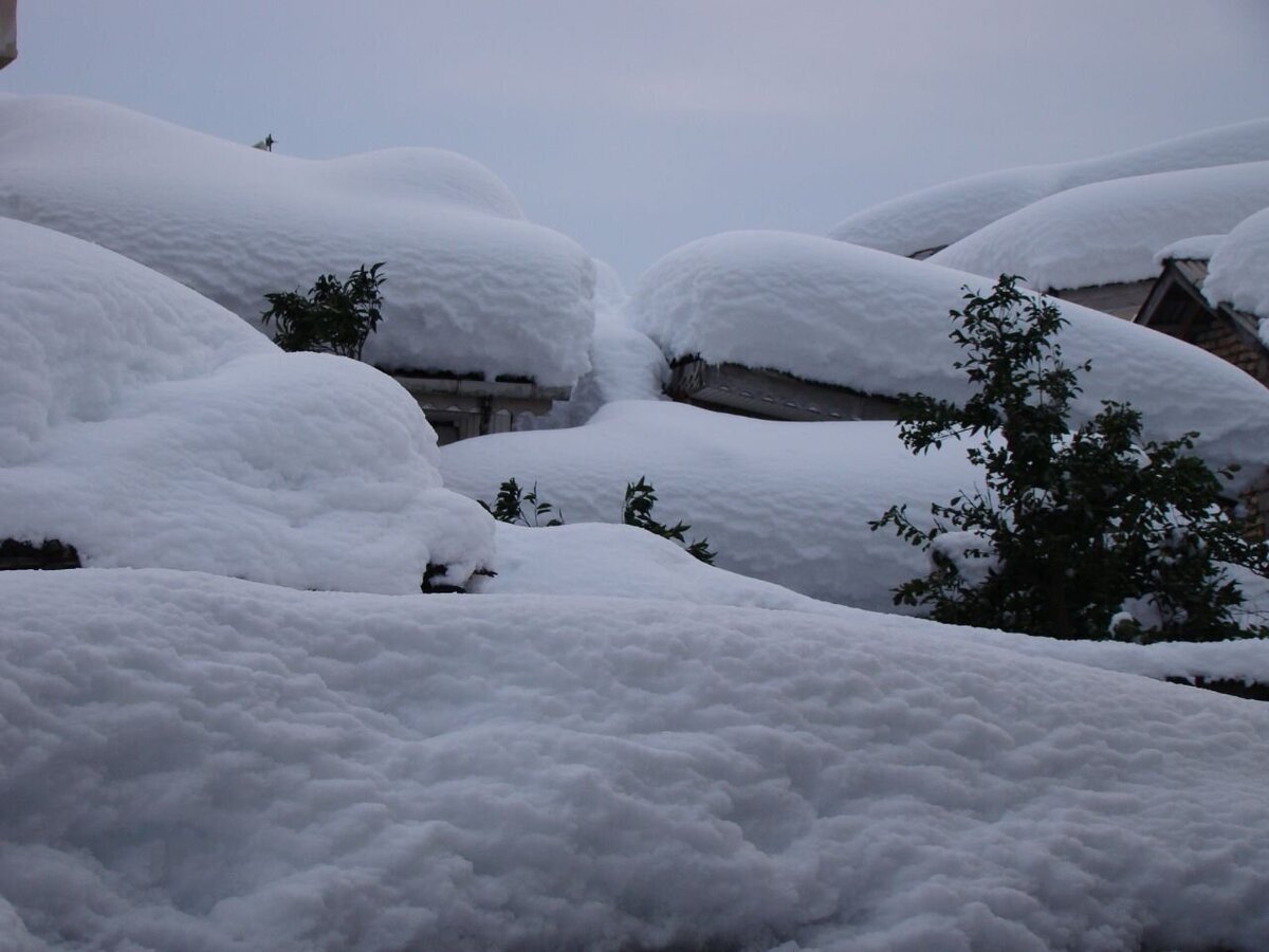 هواشناسی خراسان رضوی خبرداد: بارش پراکنده باران و برف در دامنههای هزار مسجد و بینالود