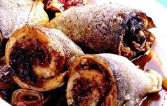 در چند مرحله برای ناهار ماهی ترش رولی درست کنید