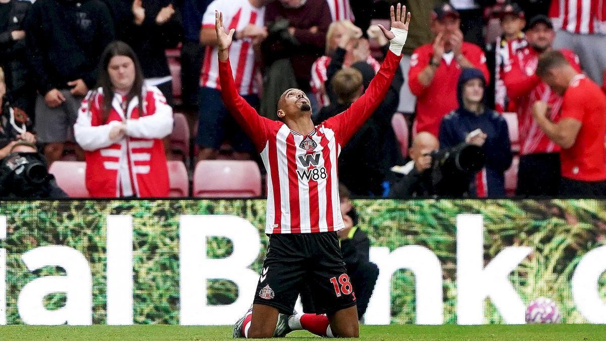 ویلسون ایزیدور وارد صحنه می‌شود