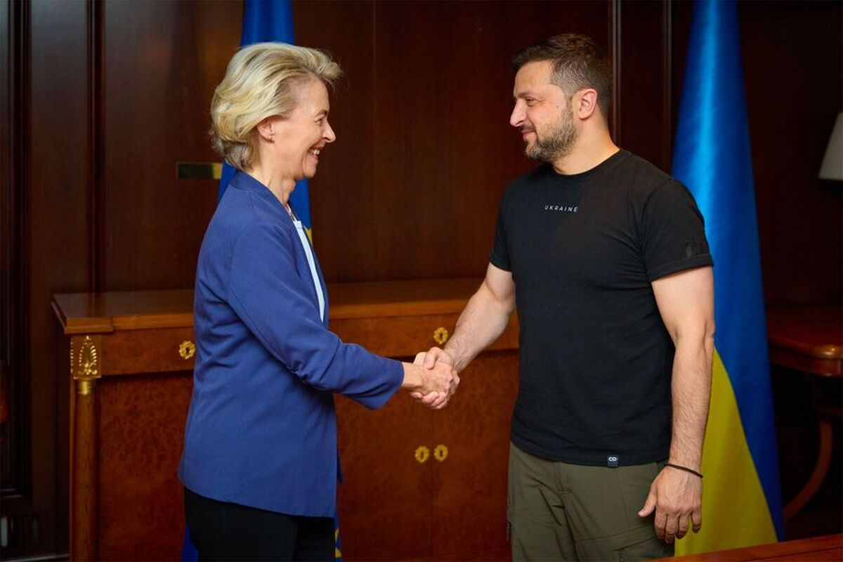 زلنسکی با رئیس کمیسیون اروپا گفت‌و‌گو کرد