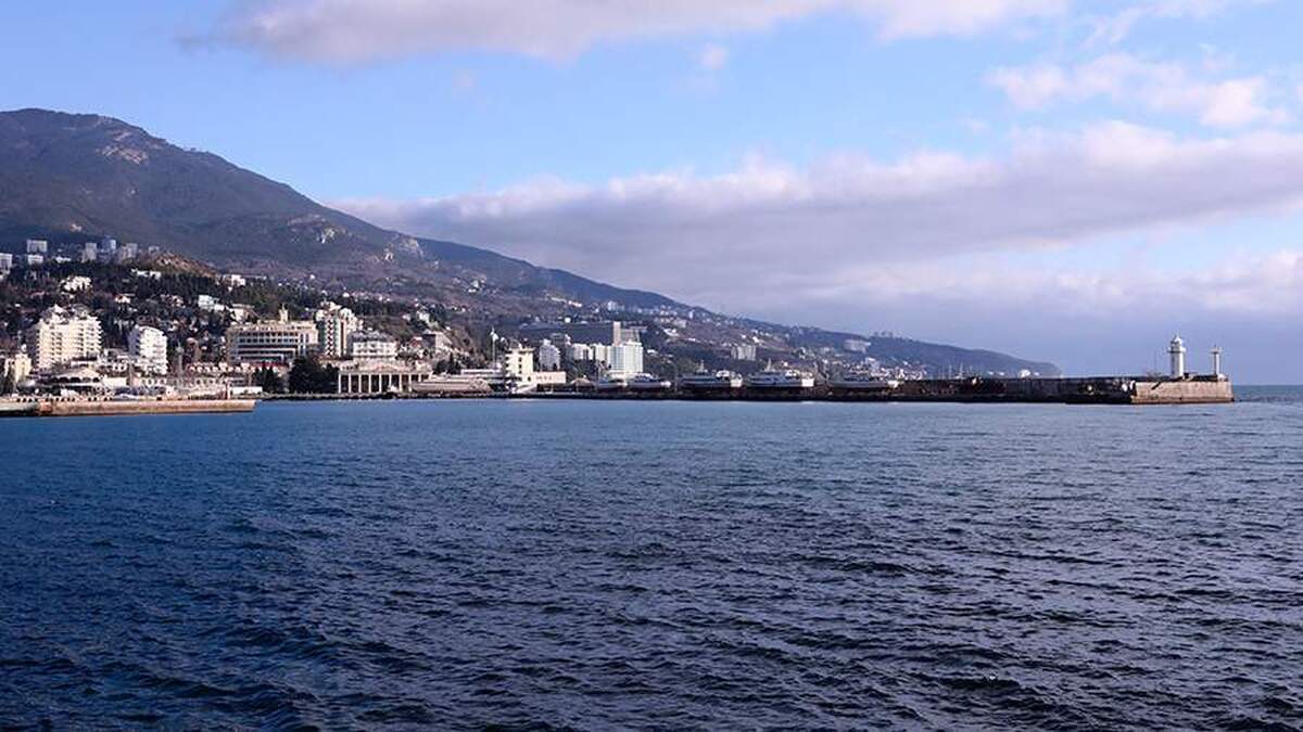 یک برنامه تلویزیونی لهستانی نقشه اوکراین را بدون کریمه نشان داد.