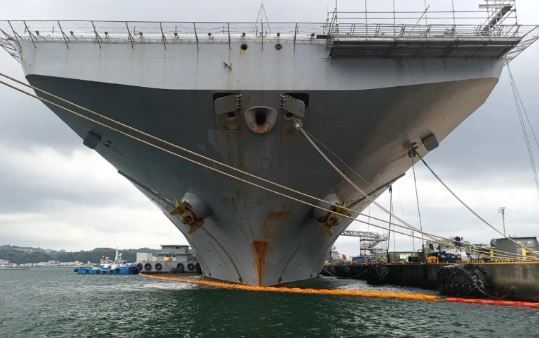 ناو‌های هواپیمابر سنگین چگونه استقامت خود را در هوا‌های طوفانی حفظ می‌کنند