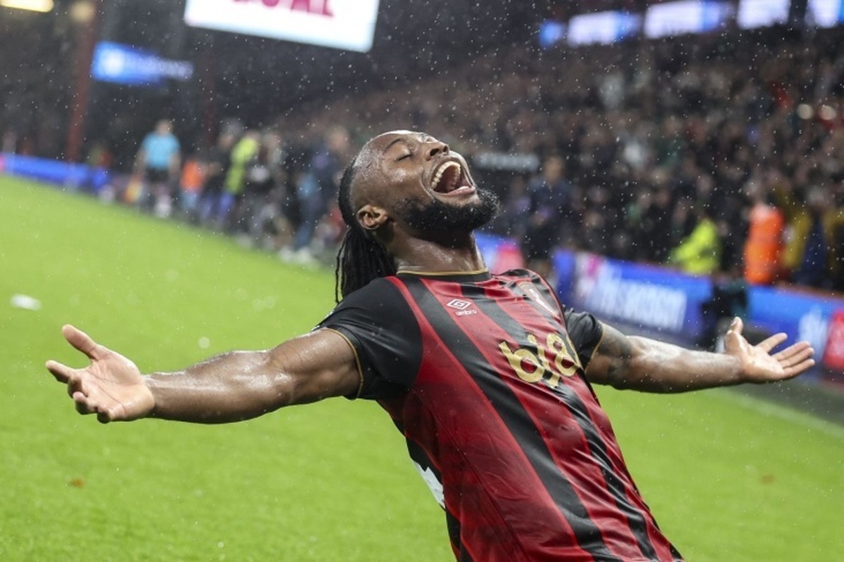 روزنامه تایمز: منچسترسیتی می‌تواند در ژانویه ۷۴ میلیون یورو برای جذب مهاجم بورنموث بپردازد