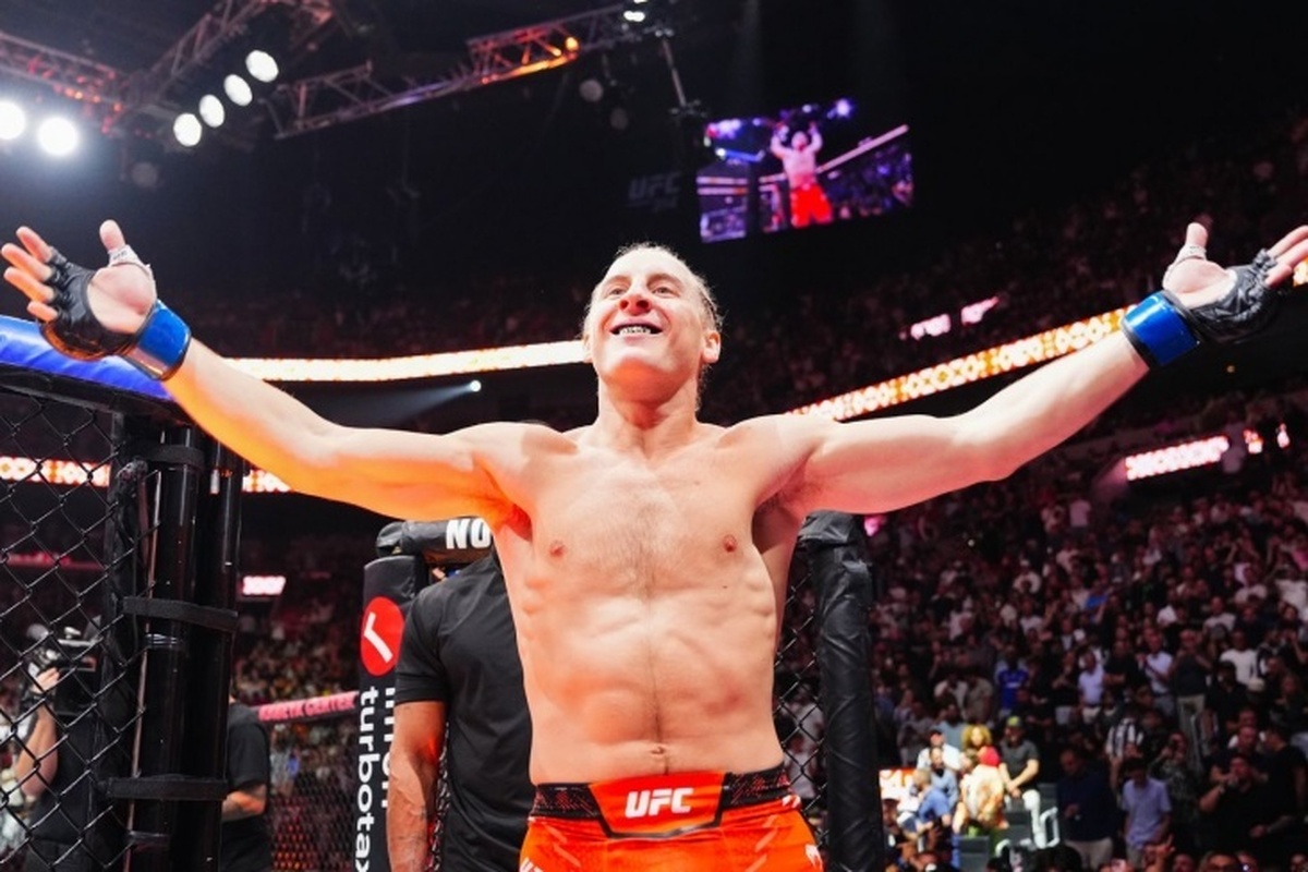 پیمبلت، مبارز UFC: هر کسی که چشم بینا داشته باشد، می‌تواند ببیند که مسی بازیکن بهتری از رونالدو است