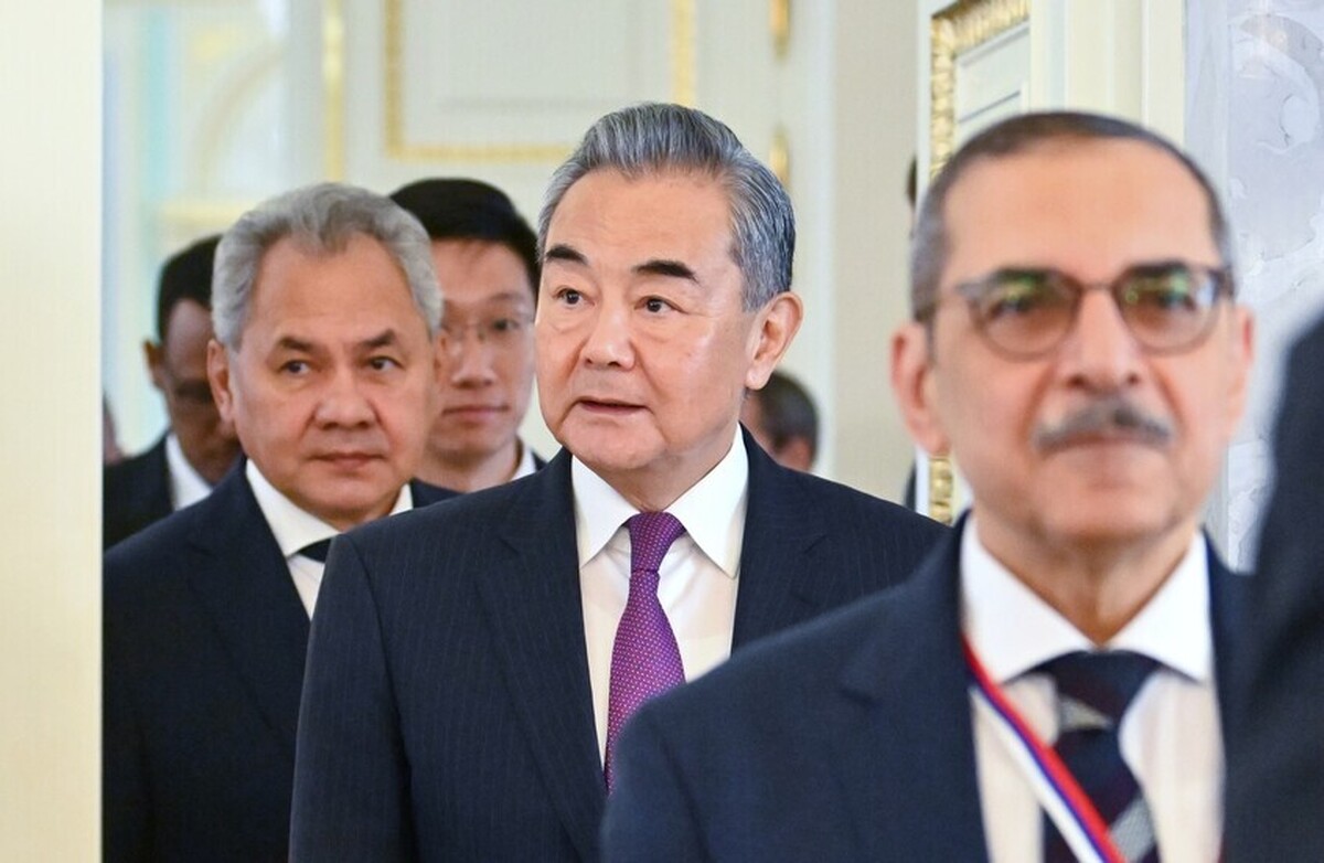 روسیه و چین درباره مسائل امنیتی بین‌المللی و همکاری‌های نظامی گفت‌و‌گو می‌کنند