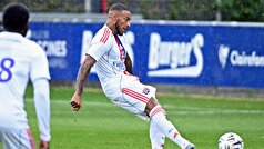 کورنتین تولیسو در را می‌بندد