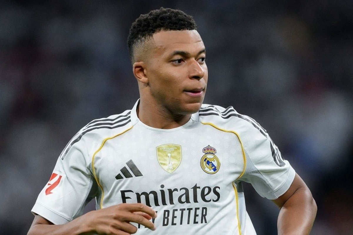 امباپه شصتمین گل خود در سال را به ثمر رساند. در قرن بیست و یکم، تنها سه بازیکن آمار بهتری دارند