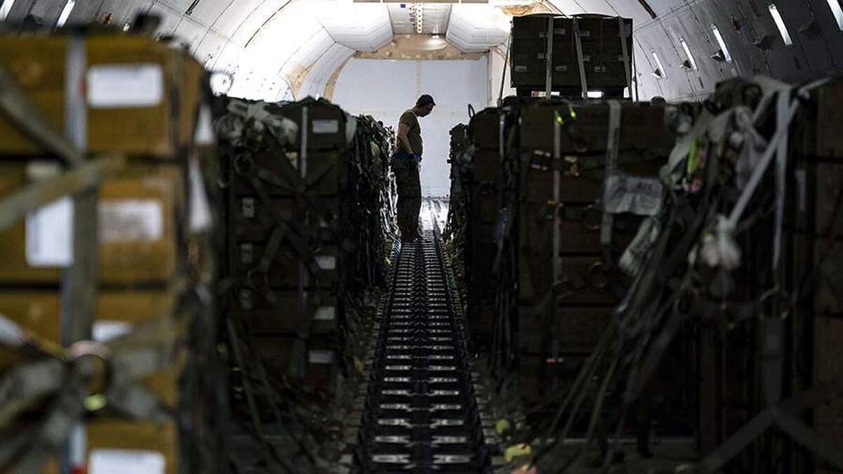 بلومبرگ از طرح‌های اوکراین برای دریافت یک میلیارد یوروی دیگر برای خرید سلاح از ایالات متحده خبر داد.