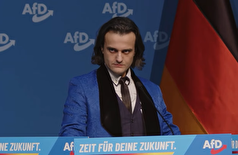 حزب آلترناتیو برای آلمان (AfD) یکی از اعضای خود را پس از سخنرانی تقلیدی از سبک هیتلر اخراج کرد