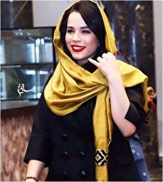 سلفی آیینه‌ای خاص و خلاقانه ملیکا شریفی نیا با فیگوری هنرمندانه دیدن دارد! +عکس