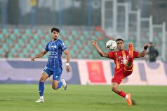 بازیکن مورد علاقه امیر قلعه نوی با گاف‌های شدید مقابل استقلال سوژه شد