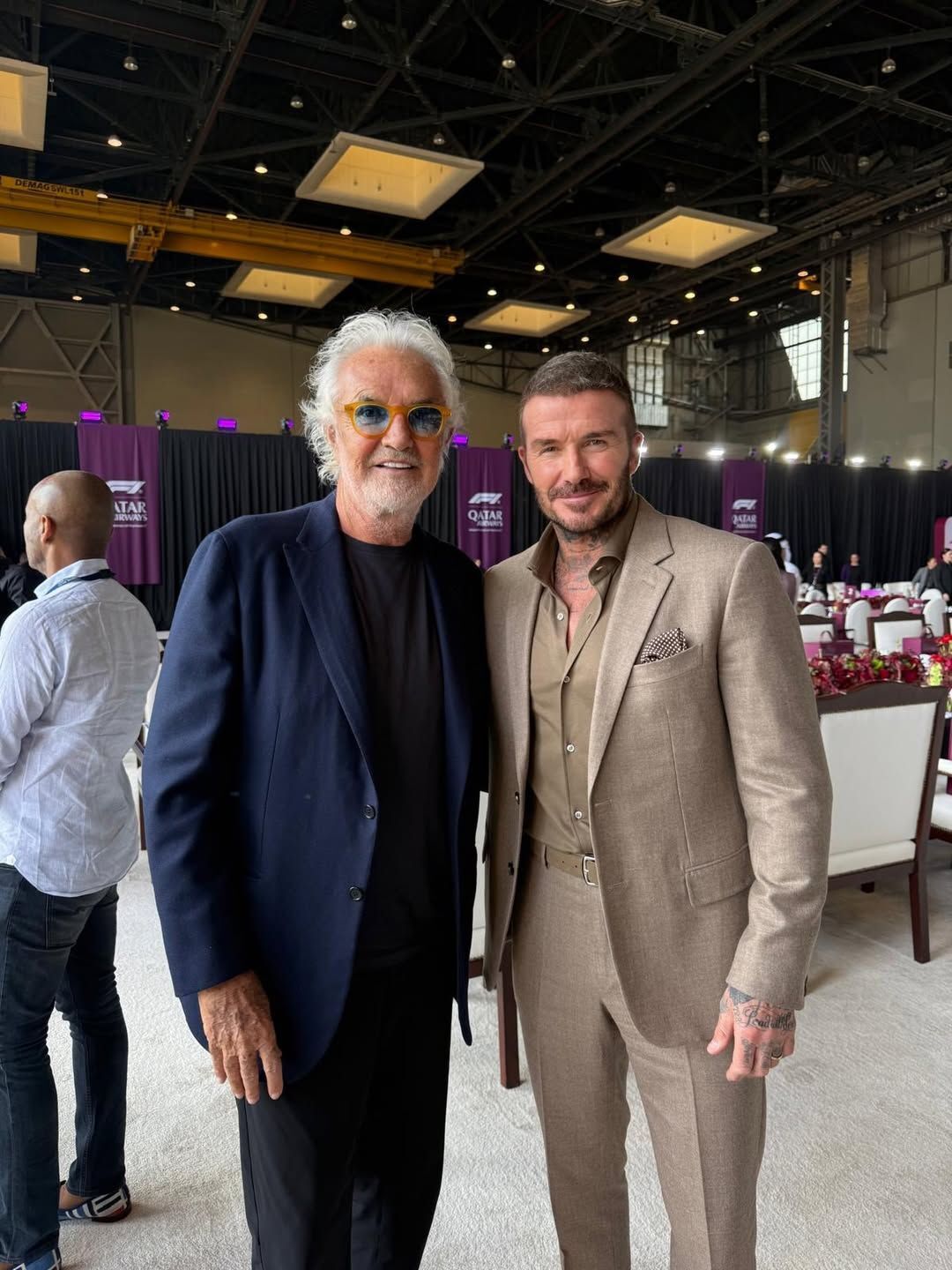 عکس| فلاویو بریاتوره در گرند پری فرمول یک با دیوید بکهام ملاقات کرد عکس| فلاویو بریاتوره در گرند پری فرمول یک با دیوید بکهام ملاقات کرد