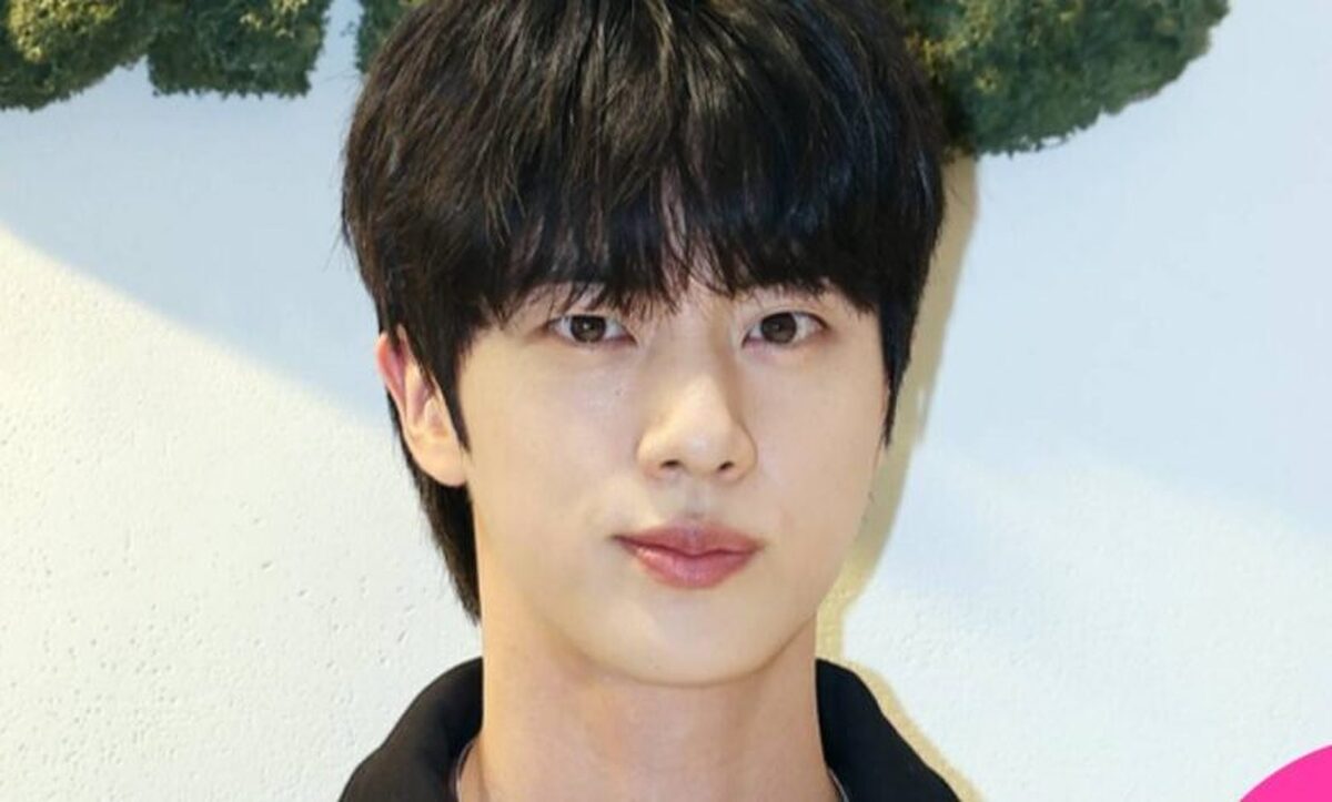 زمان محاکمه زن ژاپنی که جین را بوسیده بود مشخص شد!