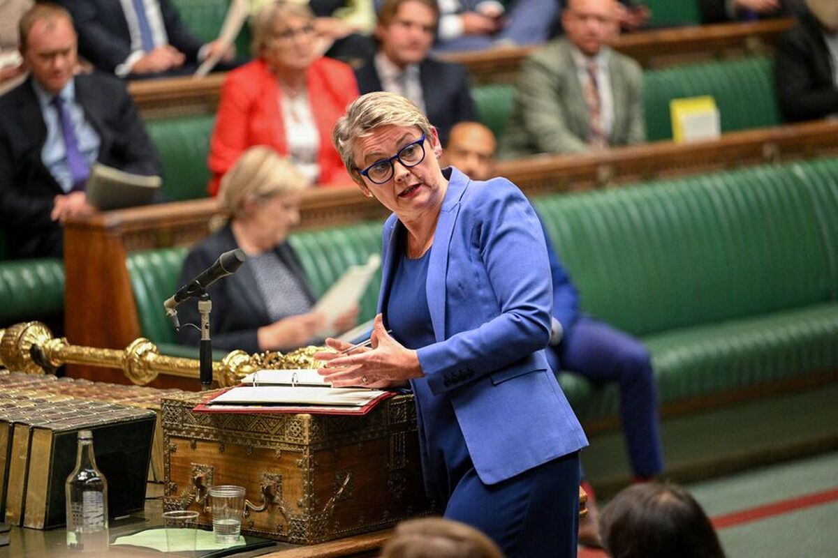 بریتانیا قول داده است که به «روشن کردن دوباره چراغ‌ها» در اوکراین کمک کند.