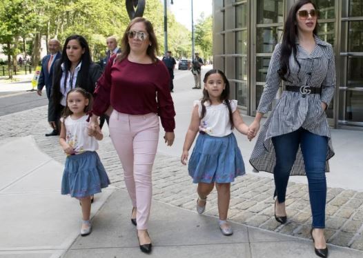 همسر جوان «ال چاپو» از خانواده قربانیان برای جنایت‌های شوهرش عذرخواهی کرد