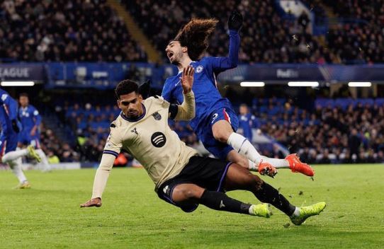 مدافع بارسلونا برای حل کردن مشکلات روانی اش از باشگاه مرخصی نامحدود گرفت مدافع بارسلونا برای حل کردن مشکلات روانی اش از باشگاه مرخصی نامحدود گرفت