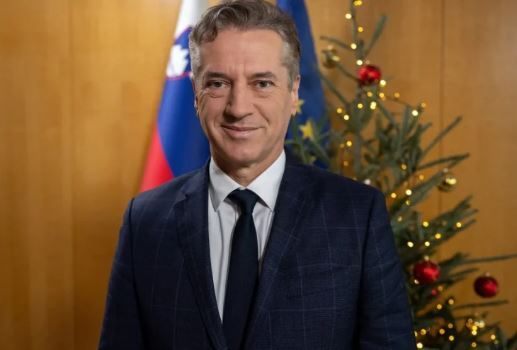 «پاداش زمستانی» ۶۴۰ یورویی برای ساکنان این کشور اروپایی در کریسمس «پاداش زمستانی» ۶۴۰ یورویی برای ساکنان این کشور اروپایی در کریسمس