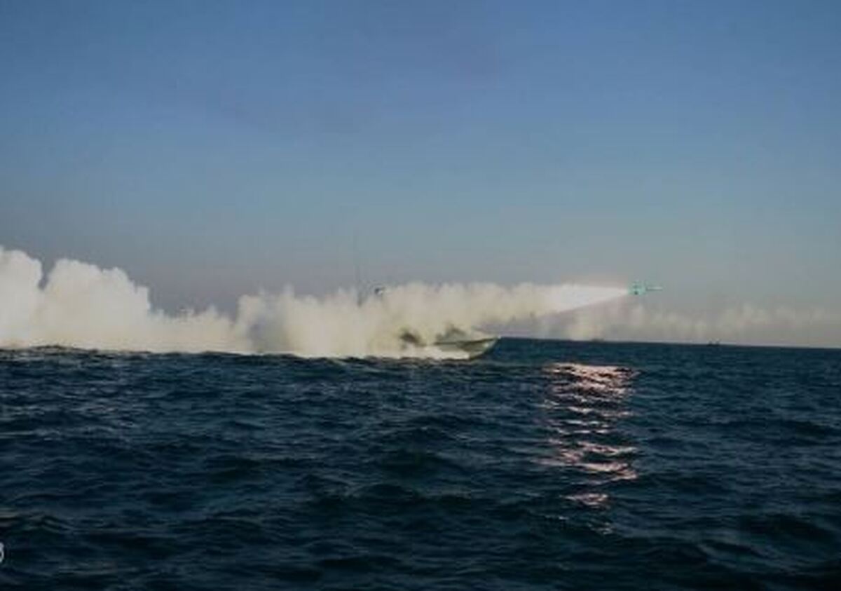 نیروی دریایی سپاه در خلیج فارس و تنگه هرمز رزمایش برگزار می‌کند