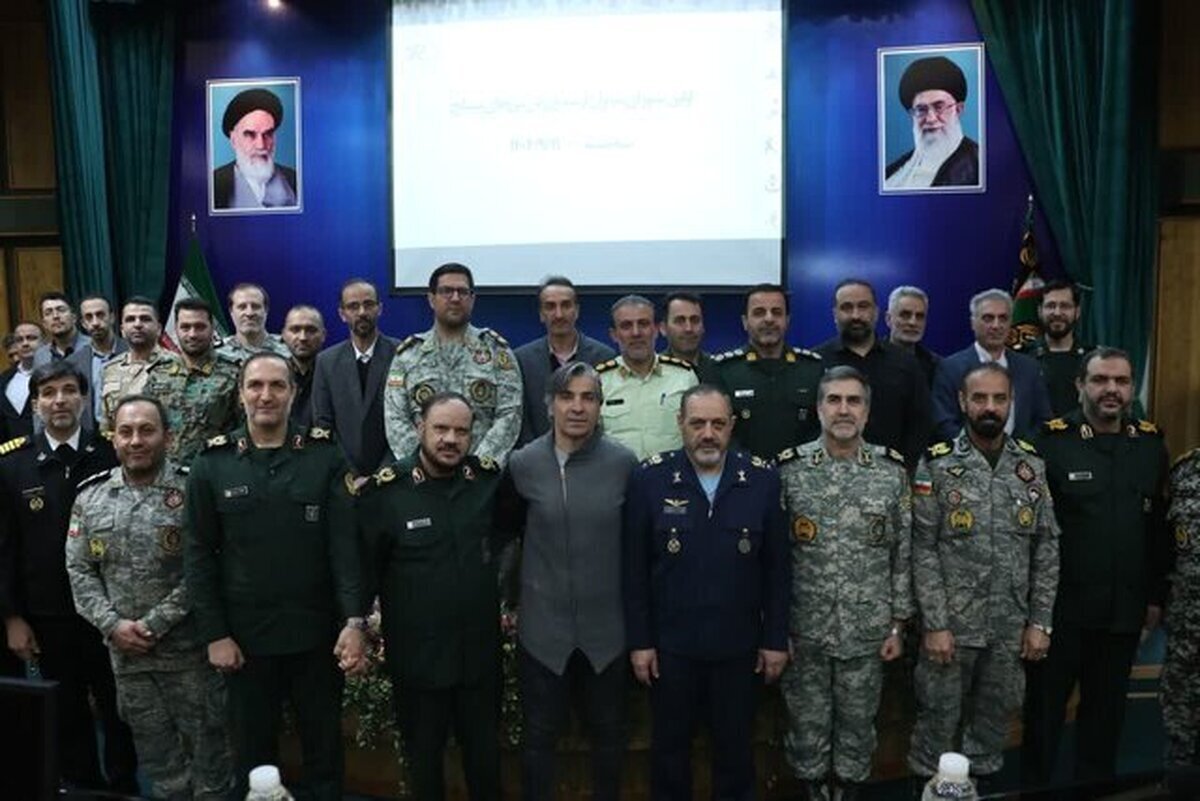 تجلیل وزیر دفاع از وحید شمسایی درپی قهرمانی تیم ملی فوتسال