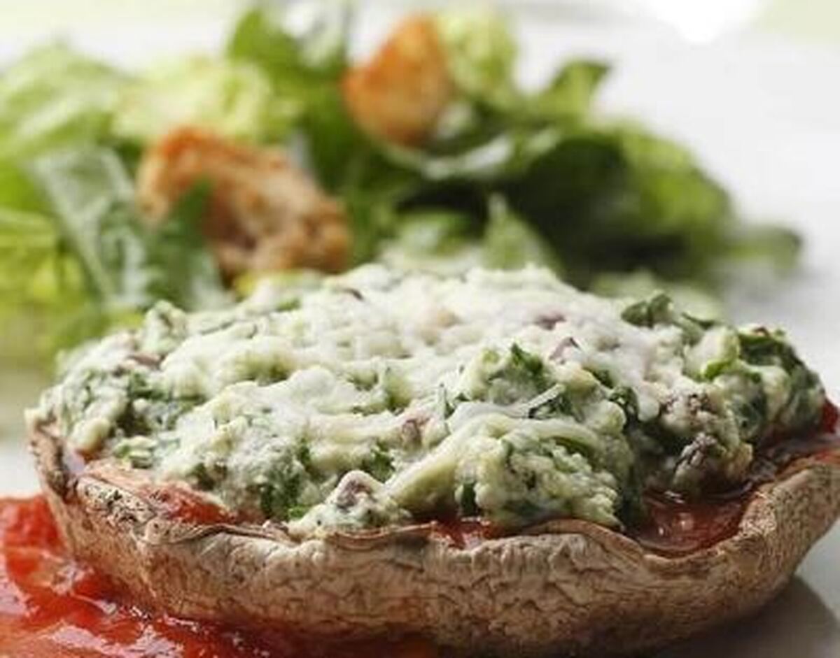 در چند مرحله برای شام قارچ پورتوبلو شکم پر را درست کنید