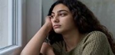 آیا می‌دانید افراد تنها بیشتر در معرض خطر افسردگی و خودکشی قرار دارند؟