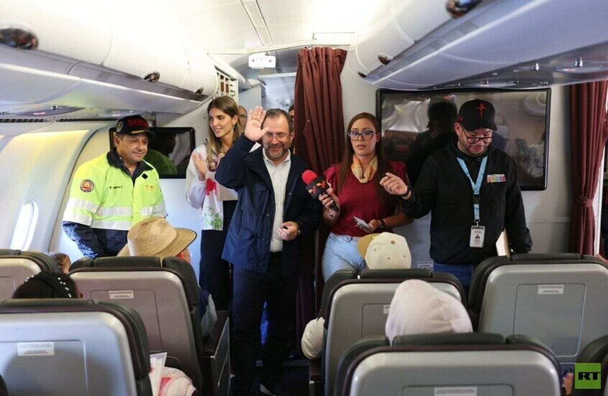 وزیر امور خارجه: ونزوئلا پرواز‌هایی حامل شهروندان اخراجی از ایالات متحده و مکزیک دریافت کرد