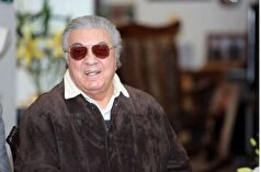 عکس کمتر دیده شده از اکبر گلپایگانی با خودروی محبوب نوستالژی