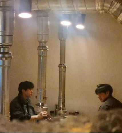 قرار باربکیو وی و سونگ کانگ؛ یک شام ساده، یک قاب تصویری برای هواداران