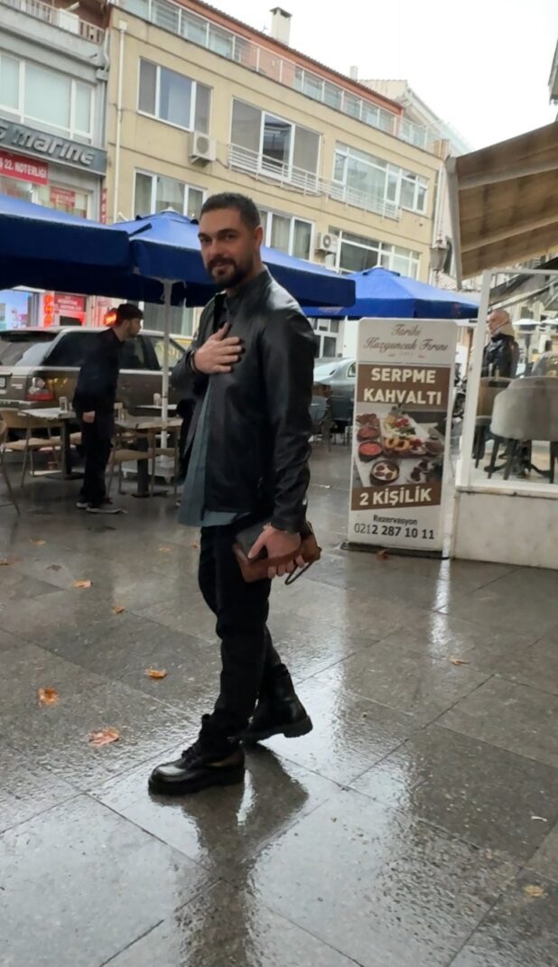 «خلیل ابراهیم جیهان» با تغییر مدل موهایش نگاه‌ها را به خود جلب کرد