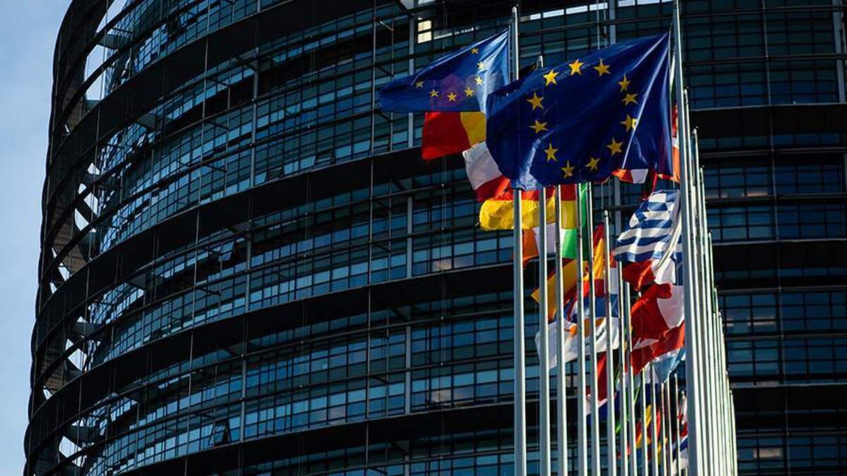 فایننشال تایمز خاطرنشان کرد که اروپا فاقد ابزار‌های قانونی برای توقیف دارایی‌های روسیه است.